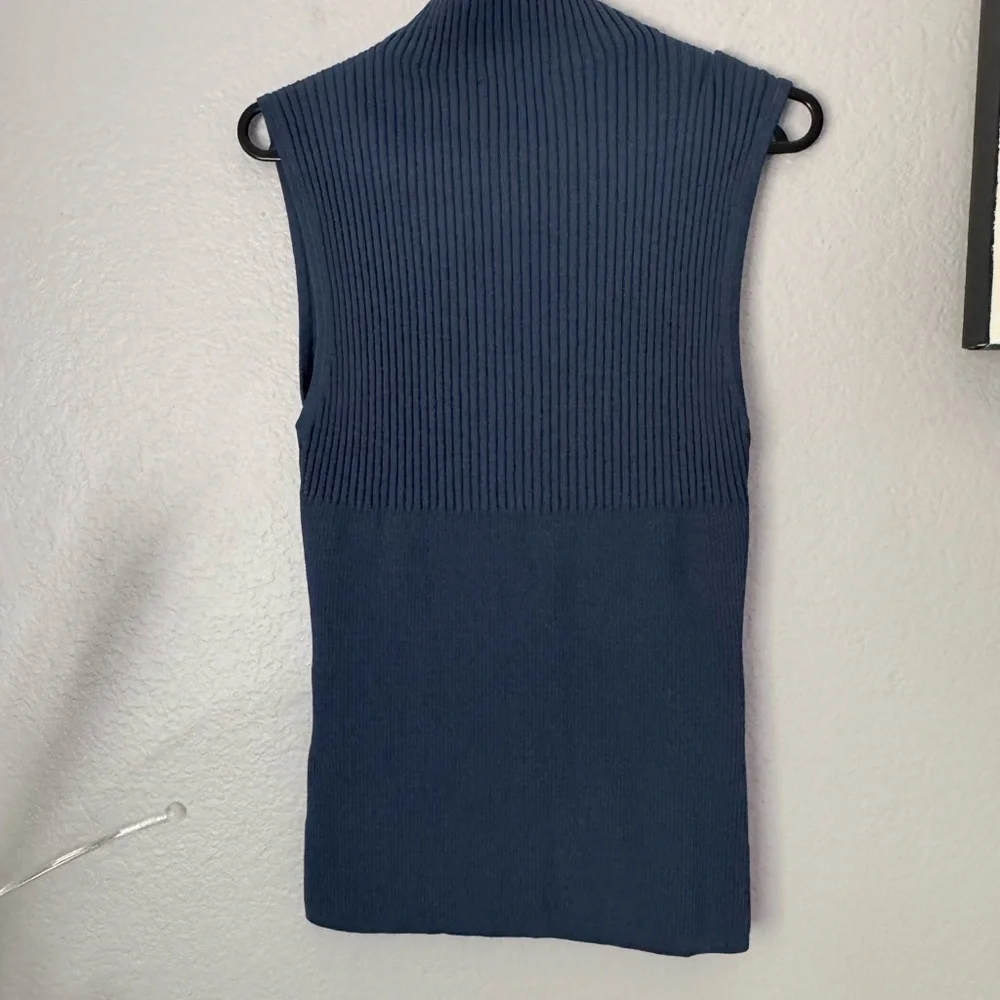 White House Black Market Blue Ribbed Sleeveless Sweater. - Picture 5 of 11